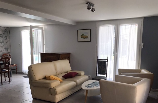 Spacieux T3 rez de Jardin Avec Piscine - 4 Personnes
