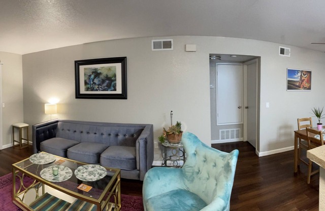 Spacious 1-bedroom apartment with pool and gym