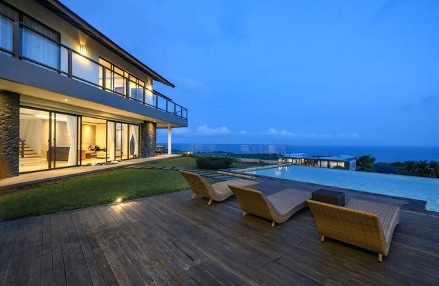 Spacious 12BR Hilltop Villa locate in Uluwatu - Karaoke room available!