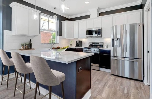 Spacious 18 Bed Home/ Rooftop Hot Tub