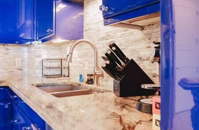 SPACIOUS 2 BDRM 2 BATH CONDO | STUNNING CITY VIEW