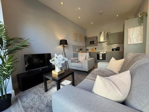 Spacious 2 Bed Apartment By CRSL