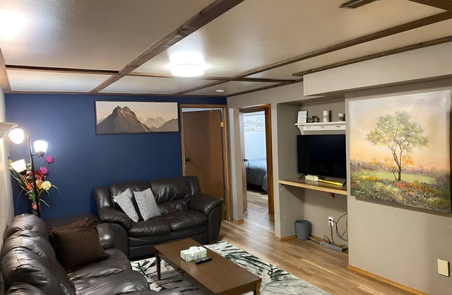 Spacious 2 bed basement suit in quite neighborhood