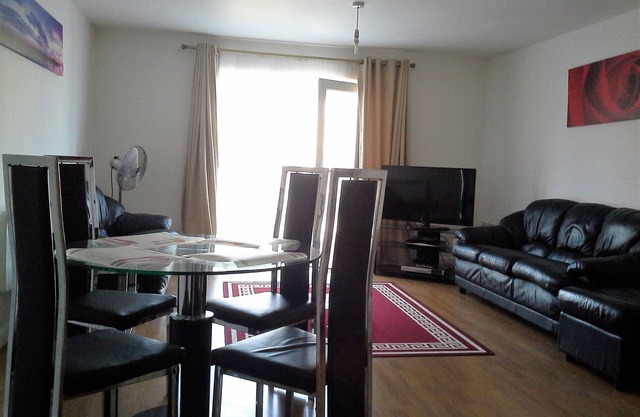 SPACIOUS 2 BEDROOM APARTMENT,SLEEPS 6