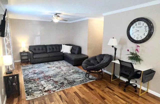Spacious 2 Bedroom Townhouse