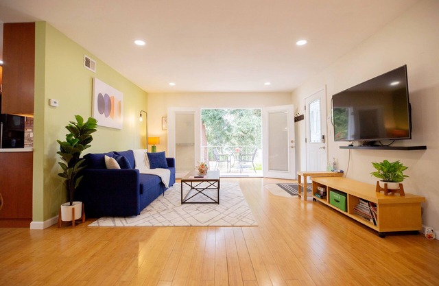✨Spacious 2B2B in Sunnyvale 🌲 Patio/AC/1000mb wifi/more…