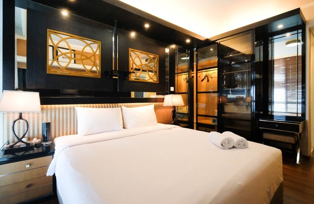 Spacious 2Br At The Via And The Vue Apartment Surabaya