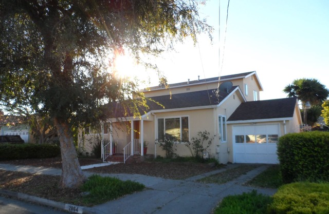 Spacious 2brm /2BA first floor of a two story house