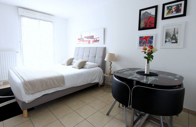 Spacious 2pax apartment Val d'Europe/Disneyland 10mn (TRIANONS 1)
