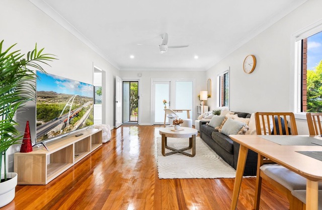 Spacious 3-Bed Home with Gym & Outdoor Retreat