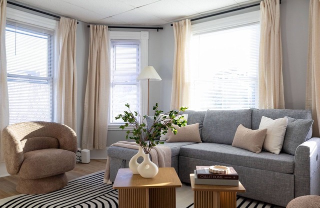 Spacious 3-bedroom 2bath apartment in Somerville