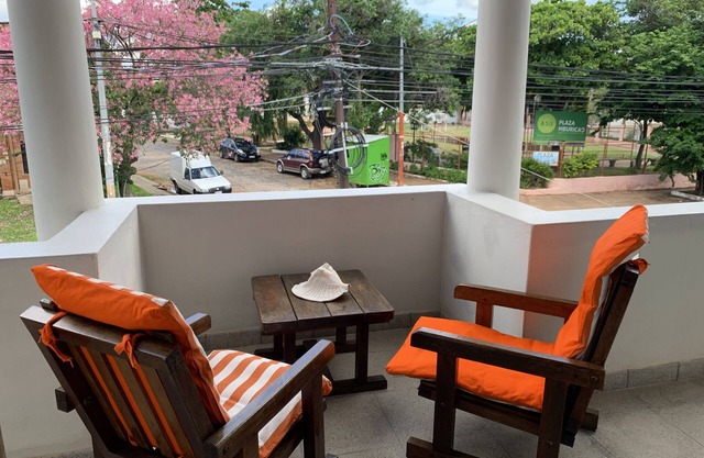 Spacious 3 Bedroom Apartment, Excellent Location