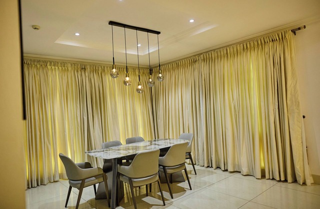 Spacious 3-bedroom apartment with AC, fitness room in delightful Lagos