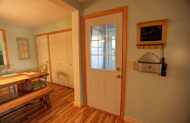 Spacious 3 Bedroom Apt. ON TRAIL 422 with FUEL!