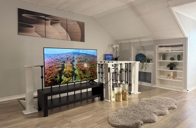 Spacious 3 Bedrooms Little Italy-Parking
