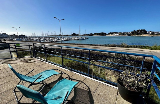 Spacious 3-room apartment in Étel - Terrace - Port view - Wifi - Parking