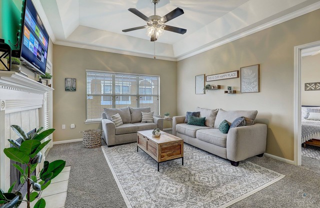 Spacious 3BD w/King Bed, Pool & Gym – Near Grandscape, Legacy West, & Frisco!
