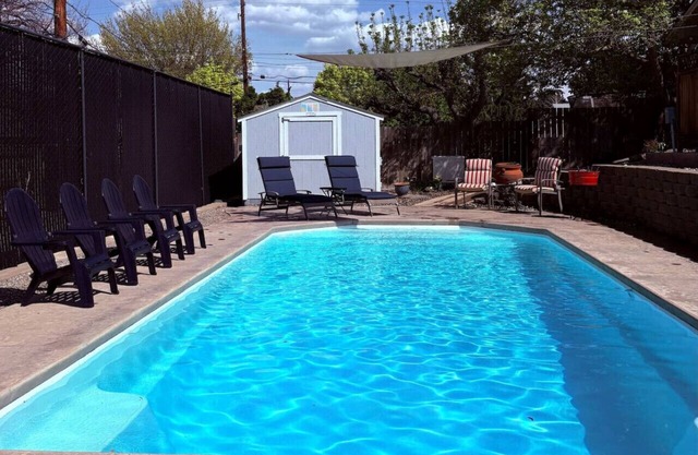 Spacious 3BR,8 guest, pool/2BA/Hot tub, SKI-SUN