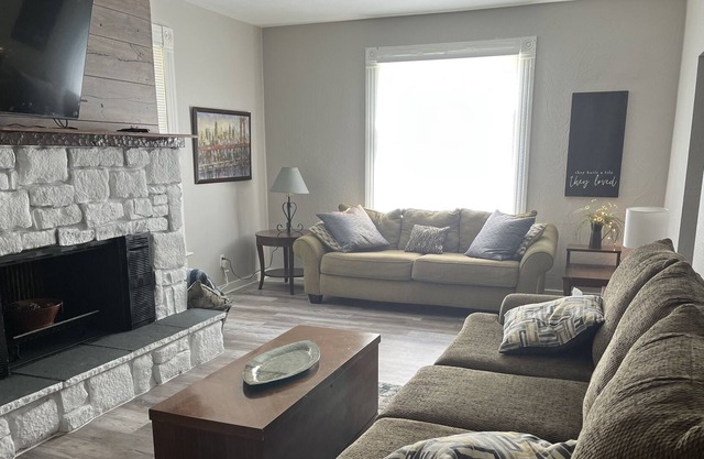 Spacious 3BR w/Fenced in Yard & Parking