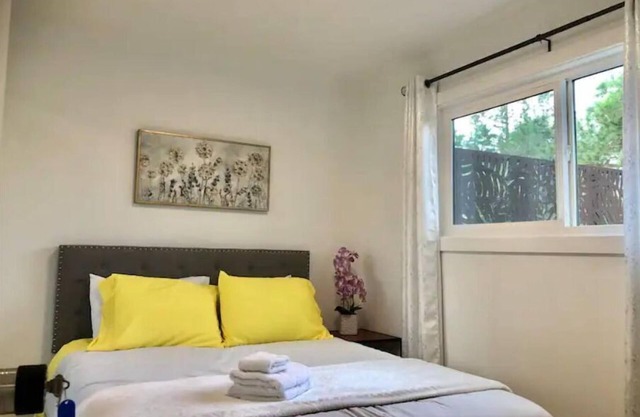 Spacious 3BR w/Outdoor Patio - Good for Big Group