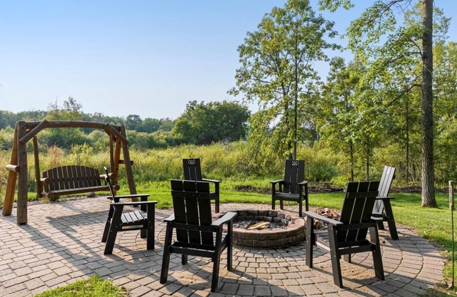 Spacious 4-Bed, 4-Bath 3.8 Acre Retreat On Pelican Lake!