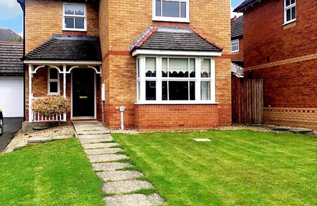 Spacious 4 bed home in a quiet cul-de-sac