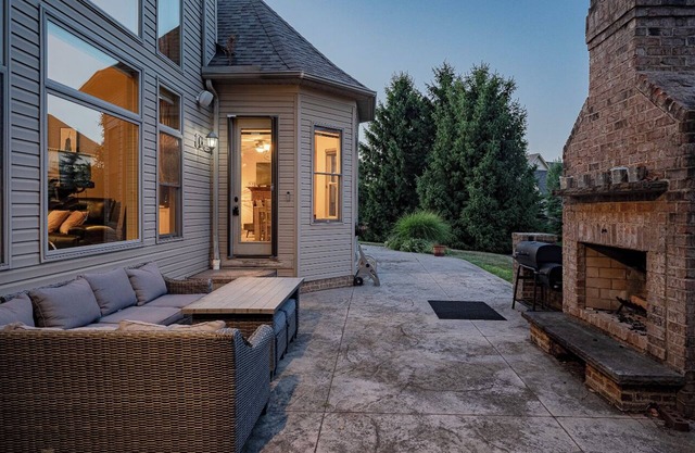 Spacious 4-bedroom house in serene Highland Hts! W/pool AC, WiFi, fitness room