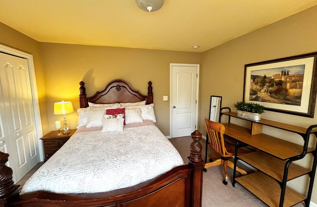 Spacious 4-Bedroom House Centrally Located in Lovely Huntsville