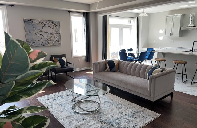 Spacious 4-bedroom house in Pickering