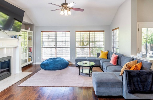 Spacious 4-bedroom Home Away from Home at Avery Ranch!