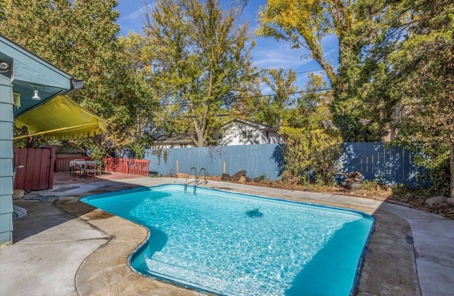 Spacious 4 Bedroom Home w/POOL In Safe Area!