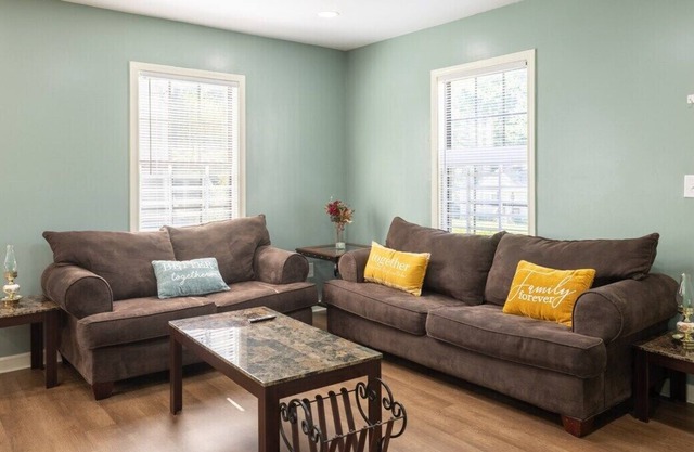 Spacious 4 bedroom in Decatur