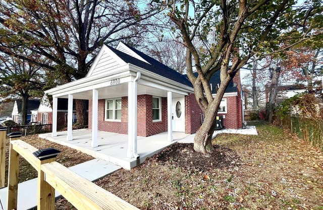 Spacious 4-bedroom house with AC and WiFi in peaceful Hyattsville