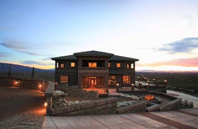 Spacious 4 Bedroom with Sweeping 360 Views!