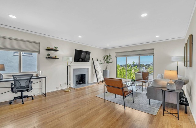 Spacious 4Bedroom/4Bathroom Home Near SF, SFO. Golfing, Beaches & Nature