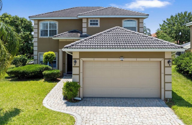 🌟 Spacious 4BR Getaway 🏡 Pool, Privacy & Near Parks 🎢