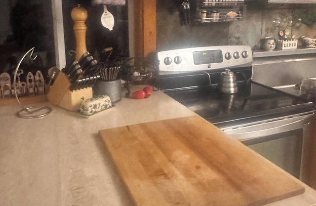 Spacious 5-bedroom lodge in welcoming Bonners Ferry with AC, WiFi