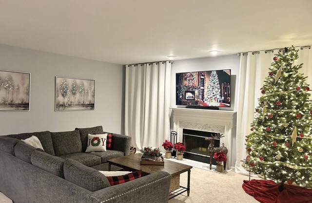 Spacious 5 bedroom home with large deck and hot tub