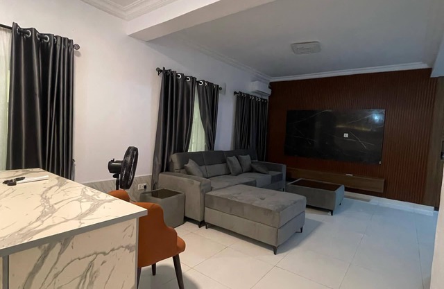 Spacious 5-bedroom house in serene Lagos with fitness room, AC