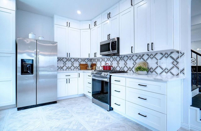 Spacious 5-bedroom house in Dallas Galleria w Pool/Hot Tub