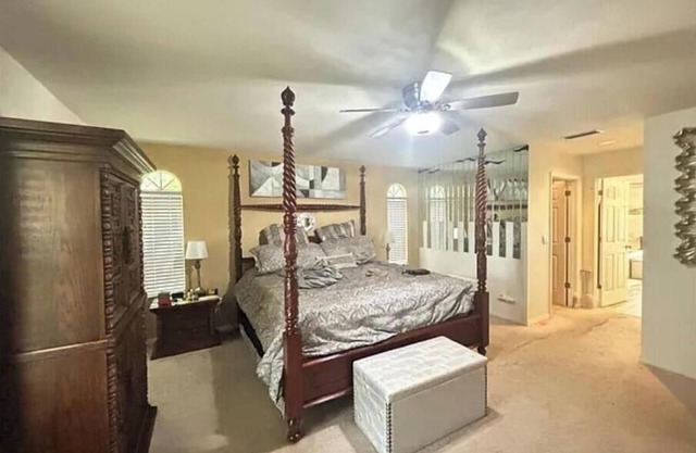 Spacious 5-bedroom house in amazing Odessa, 1 acre, Lake Front