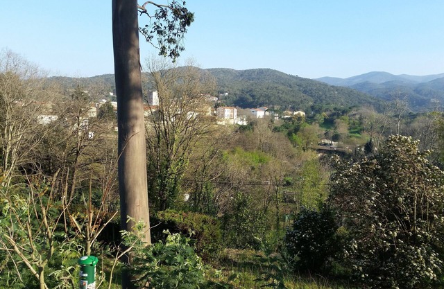 Spacious 5-bedroom villa in enchanting Maureillas-las-Illas with WiFi