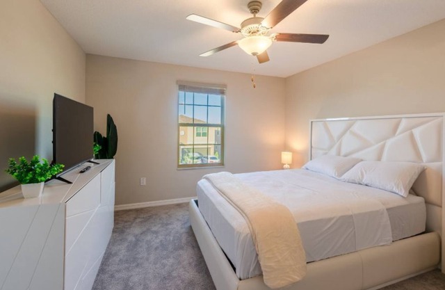 Spacious 5bedroom 2&half bathroom home