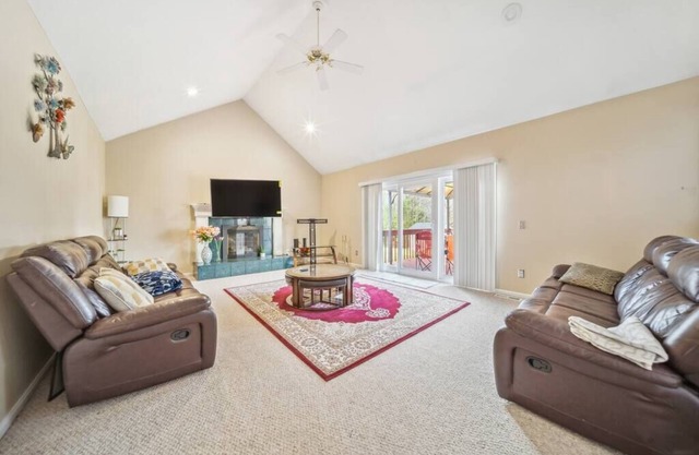 Spacious 5BR Solon Home - BBQ Grill, Fire Pit