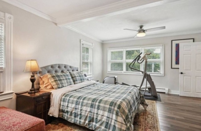 Spacious 6-bedroom lake house in lovely Sparta with Hot Tub and Sauna