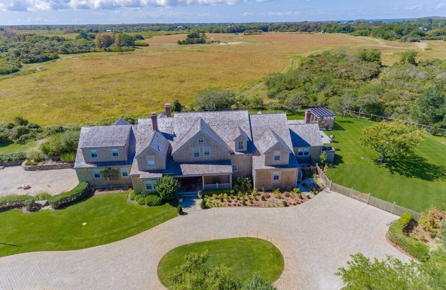 Spacious 6-bedroom luxury villa on edge of Nantucket Nature reserve; full gym.