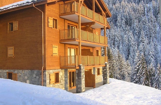 Spacious 6-Person Apt with Pool, Terrace & Forest View in Crest-Voland
