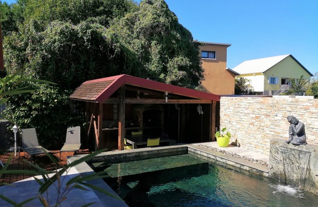 Spacious Air-conditioned Furnished with Pool classified 3 *
