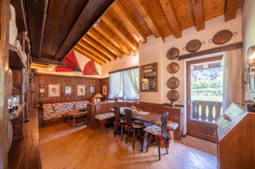 Spacious Alpine Loft with Stunning Antelao Views