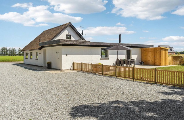 Spacious and beautiful cottage with many employment opportunities for the whole family.